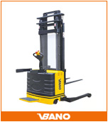 寬支腿全電動堆高車