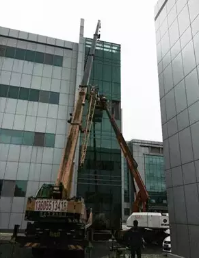 高空作業(yè)平臺(tái)