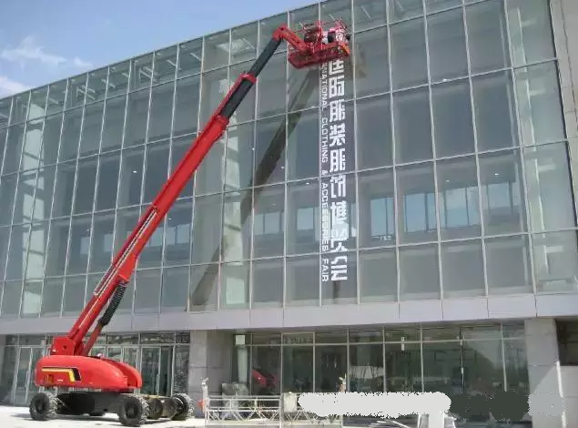 直臂式高空作業(yè)平臺