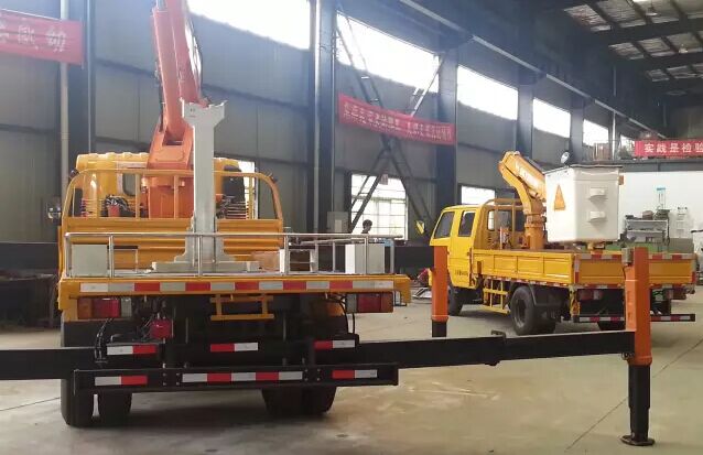 高空作業(yè)車